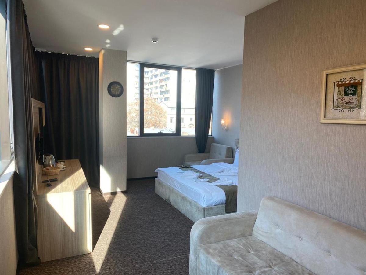 Tbt Hotel Tbilisi Eksteriør billede