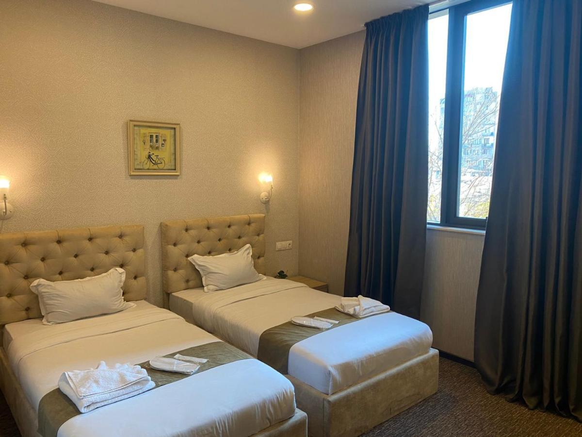 Tbt Hotel Tbilisi Eksteriør billede