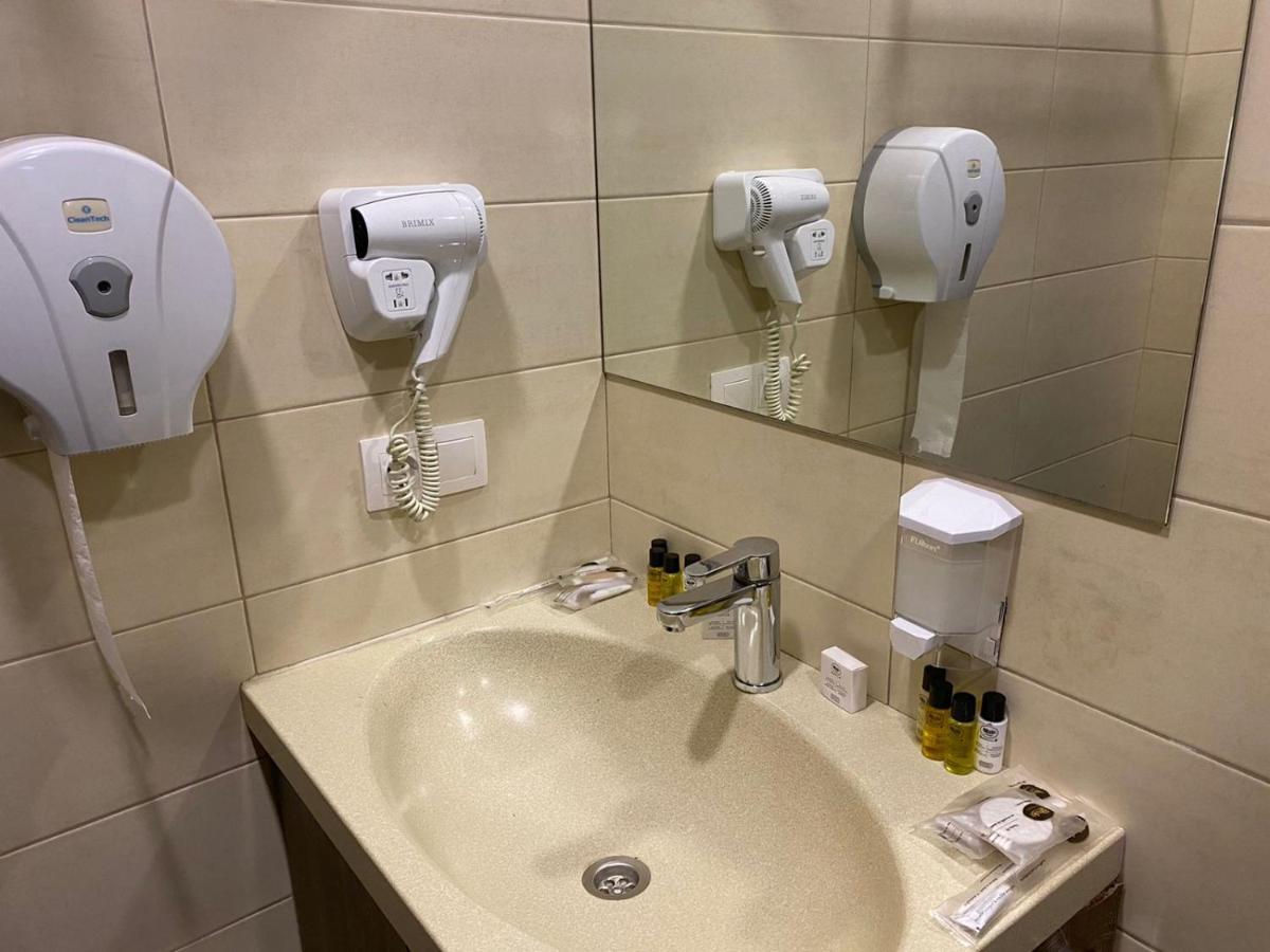 Tbt Hotel Tbilisi Eksteriør billede